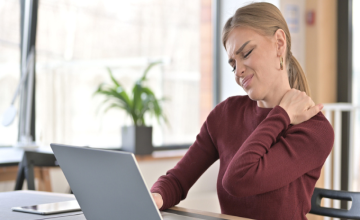 Remèdes naturels contre le torticolis - Des gestes simples pour apaiser la douleur et retrouver la mobilité