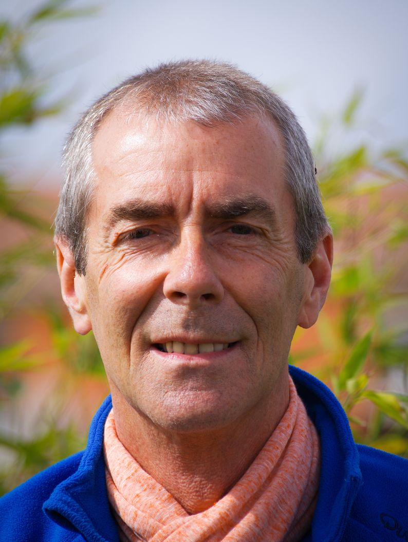 ROGER PINSELLO, Magnétisme, Acupression, Biomagnétisme, 64160 ESCOUBES